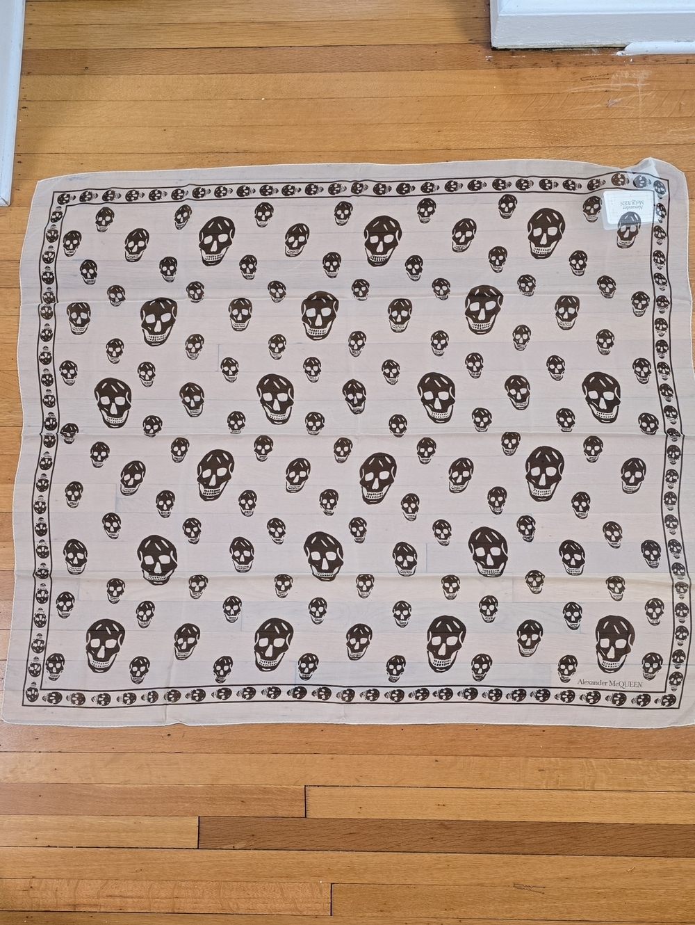 NWT, Alexander McQueen, Classic Skull Scarf, Ivory & Black, Women's OS